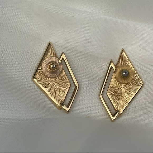 Vintage Monet Triangle Earrings Gold and Cream Enamel Pierced Geometric Earrings - Picture 2 of 5